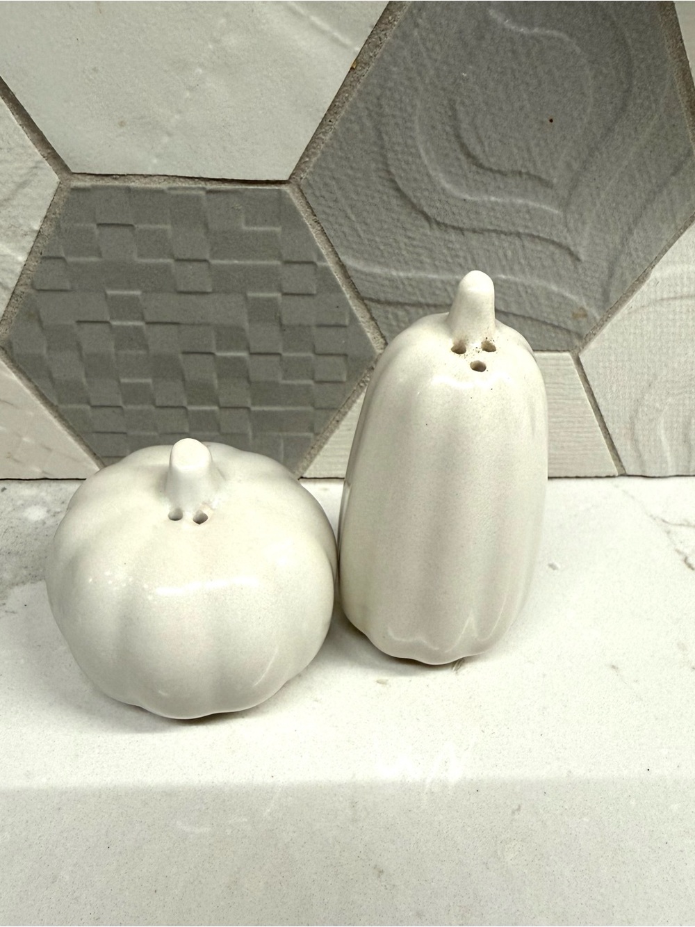 Cream Pumpkin & Gourd Salt & Pepper Shaker Set